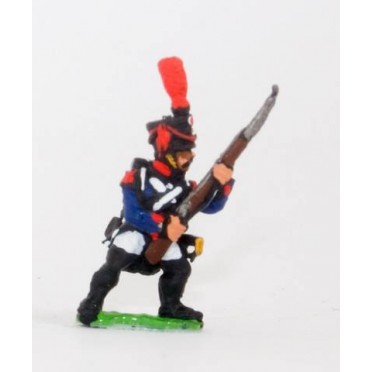 French: Line Infantry 1806-1812: Grenadier in Shako, advancing with Musket at 45 degrees