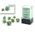 Set de 7 Mini Dés JDR Chessex : Marble Green/Dark Green 1