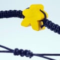 Meeple "on" bracelet - Yellow 1